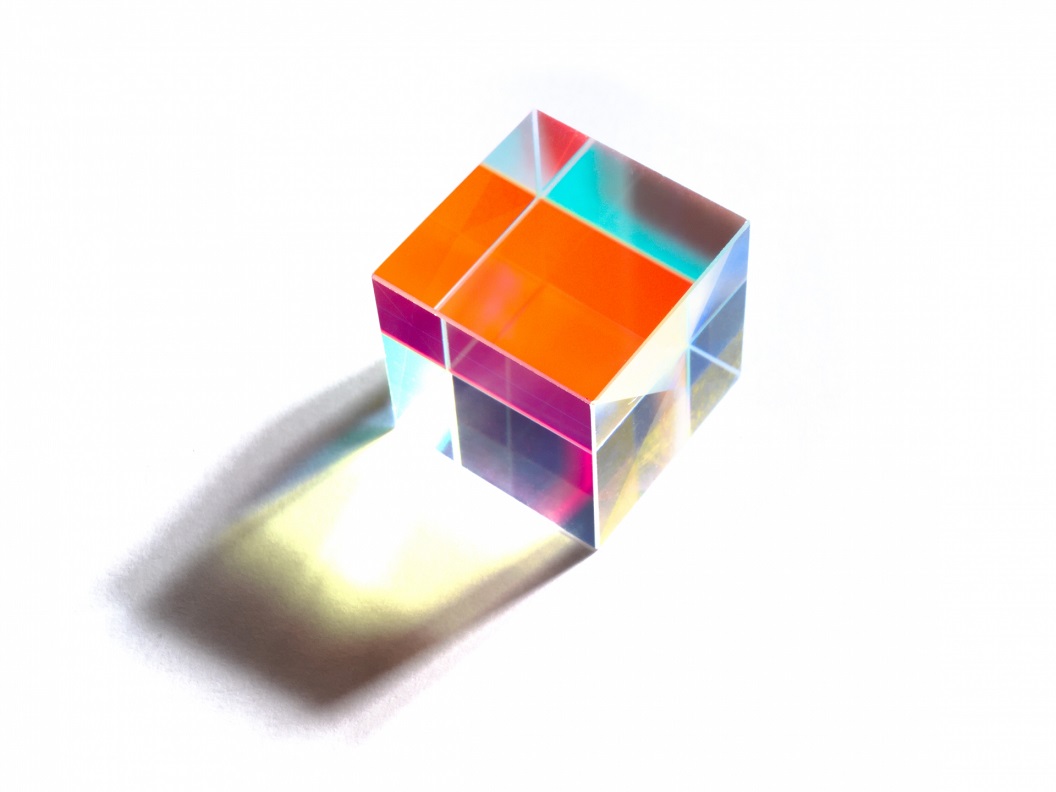 幾何学的な透明な立方体
